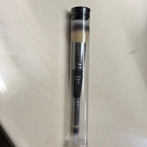 It cosmetics Concealer brush No 7